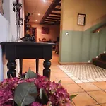 מלון El Cuartel De Lugueros